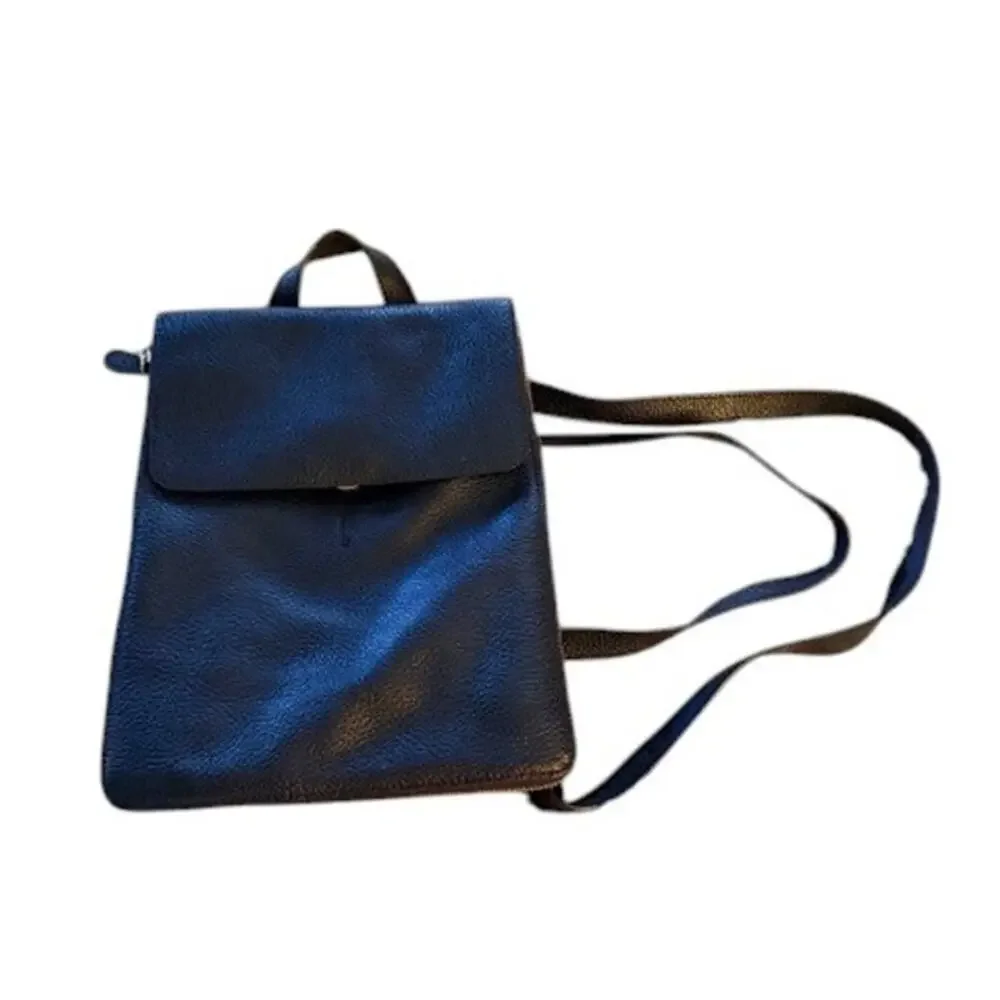 Mazzini Black Leather Expandable Backpack